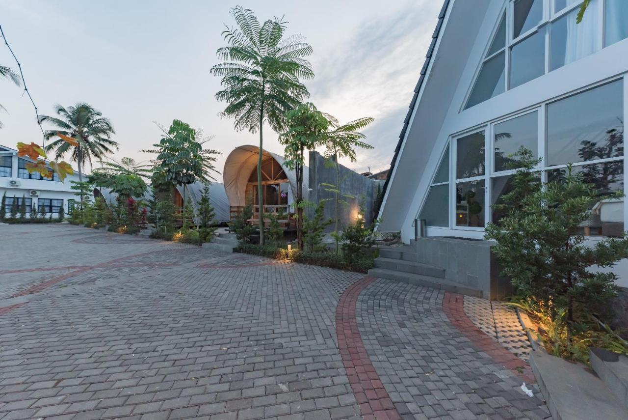 Urbanview Hotel Khayrizsan Tasikmalaya By Reddoorz Zewnętrze zdjęcie